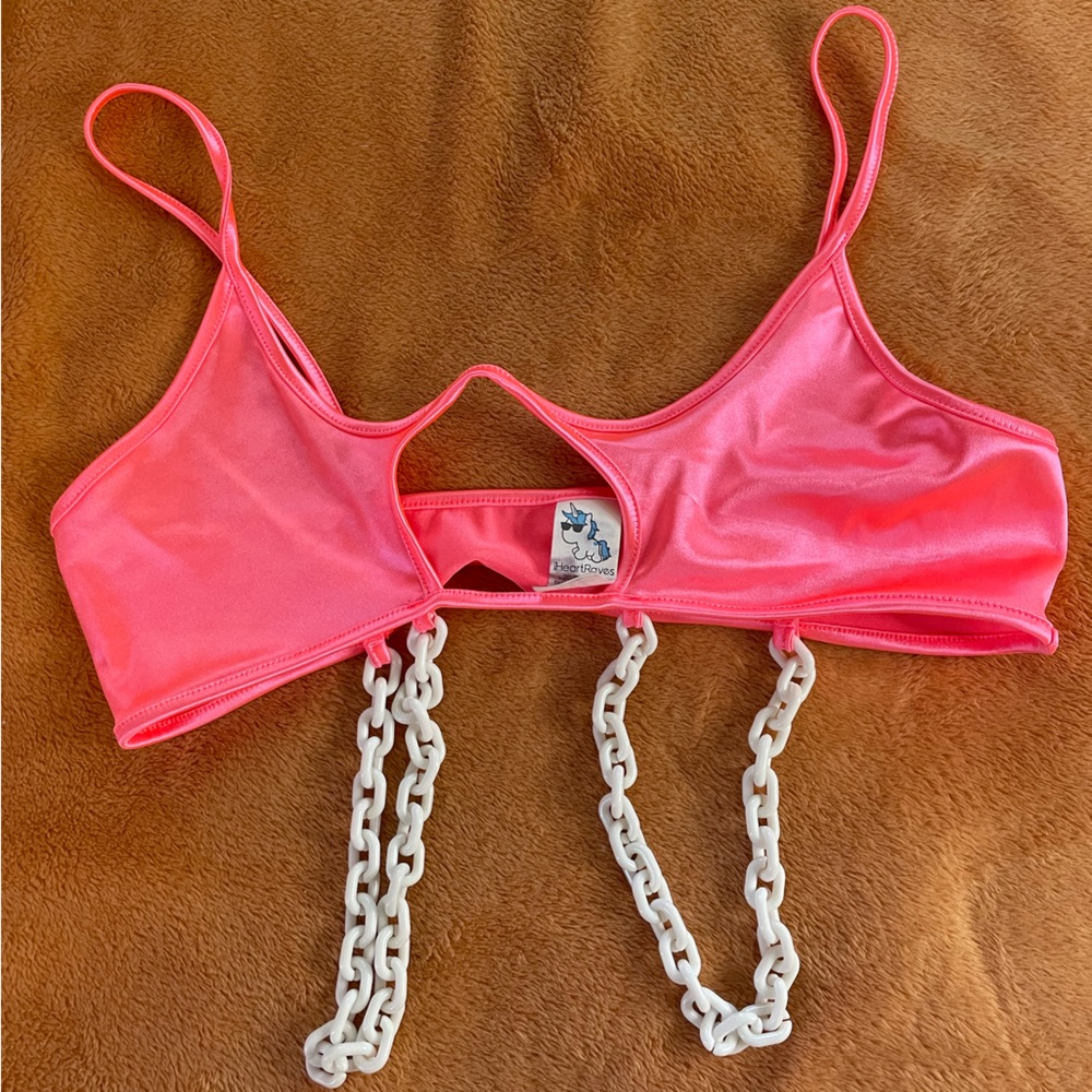 Iheartraves keyhole chain top